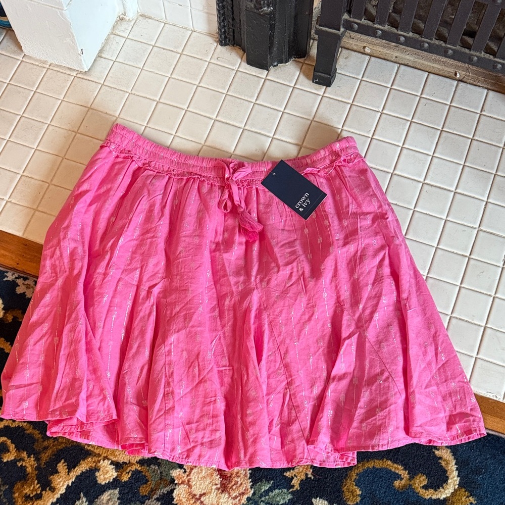 Crown & Ivy Pink Skater Skirt w/ metallic embellishments. NWT -retail 54.50‎
